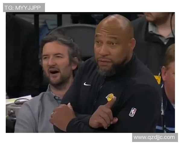 季后赛关键时刻球队内讧爆发 主教练与球员激烈争执冲突升级